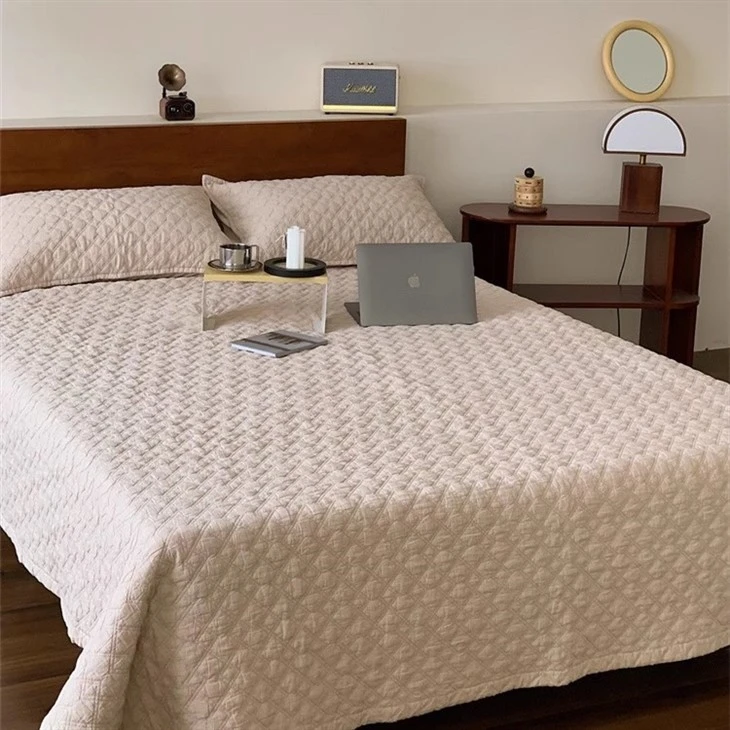 Stone Washed Cotton Quilt-Khaki